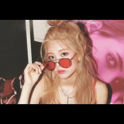 hyuna, lábio kim, lábio kim, loona kpop, loona kim lip