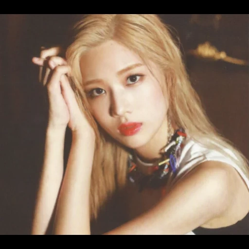 kinlip, chica, kim lip, loona kim lip, loona kim lip teaser