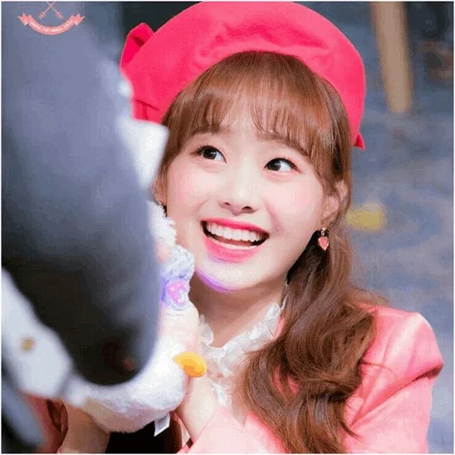 they are naun, choi suyun, chuu loona, chuu is cute, chuu loona 2020