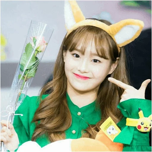 chuu, choi su-yeon, chuu loona, loona kpop, asian girl