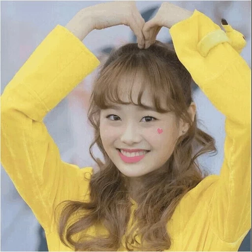 chuu, chuu loona, loona kpop, lèvre loona kim, loona cosplay helluva