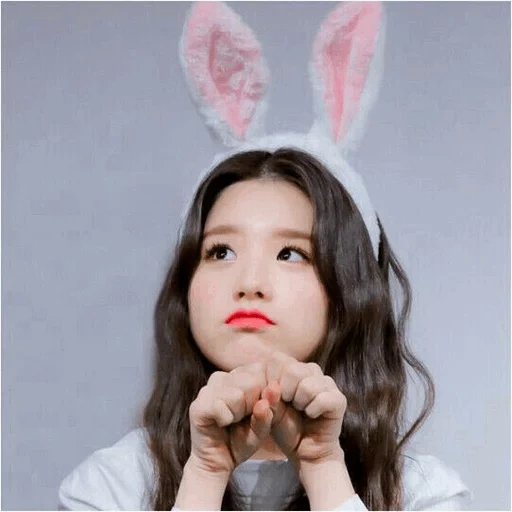 pantalla, heejin, terciopelo rojo, heejin loona, jin por un conejo