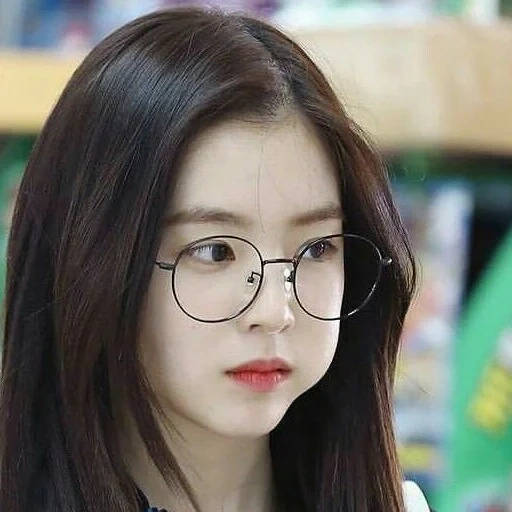 the girl, red velvet, koreanische mädchen, asian girl, theo rote samtbrille