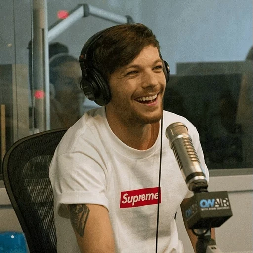 chanteurs, le mâle, humain, louis tomlinson, radio timur rodriguez