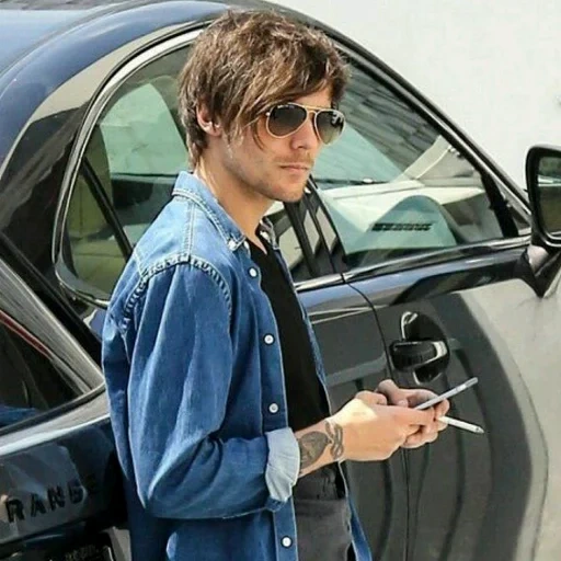 milka, iscritti, louis tomlinson, louis tomlinson fuma, louis tomlinson paparazzi 2020