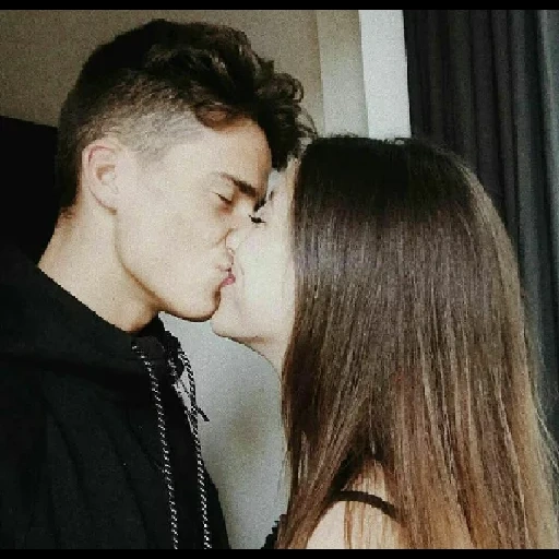 joven, gente, hermosa pareja, pareja adolescente, besar a una joven pareja