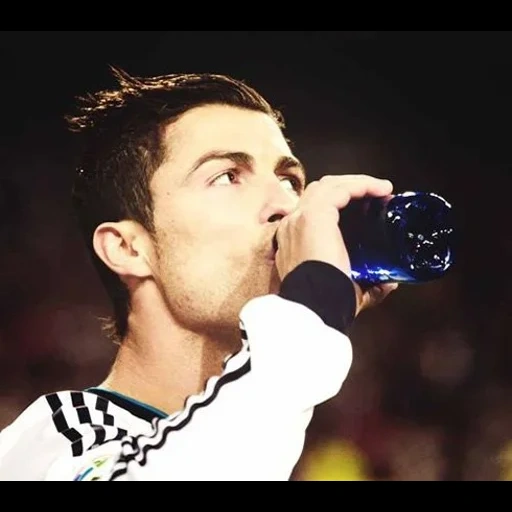 march 8, ronaldo, gareth bell, drink water, cristiano ronaldo