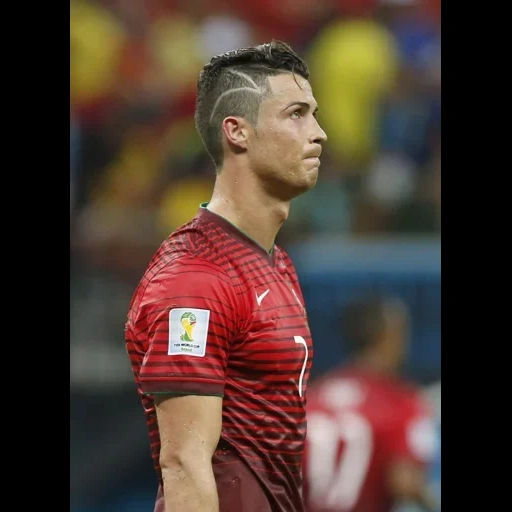 ronaldo, cristiano ronaldo, pesepak bola ronaldo potong rambut, potongan rambut cristiano ronaldo, gaya rambut cristiano ronaldo piala dunia 2014