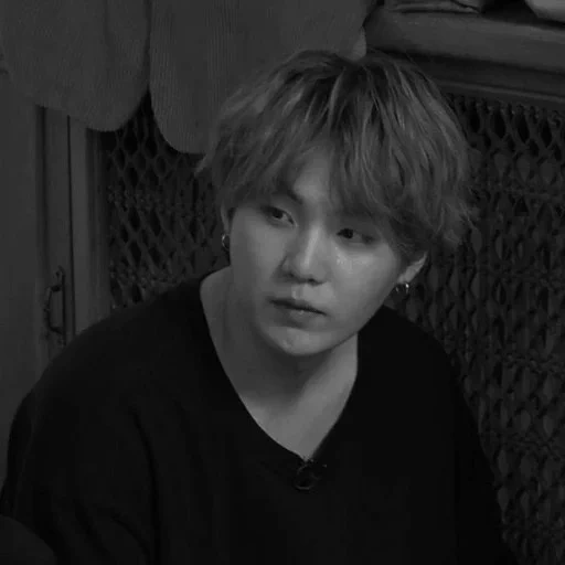 yoongi, chi min park, yoongi bts, bts min yongi, shuga luka muntah lagi-lagi bts