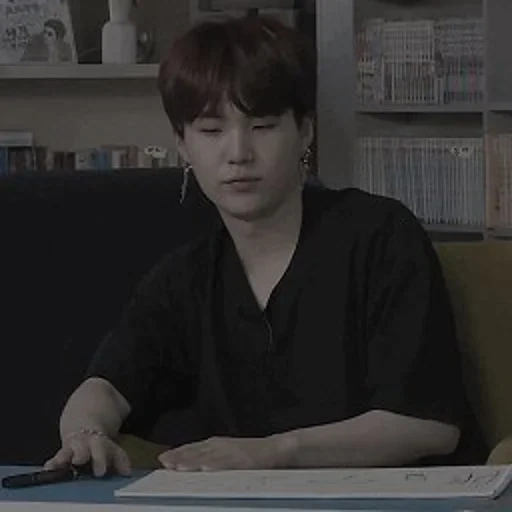 gli asiatici, testa di mandrino, yoongi bts, jungkook bts, min yongi bts