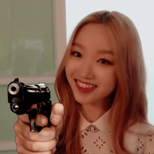 loona, choi su-yeon, black powder, loona memes, asian girl