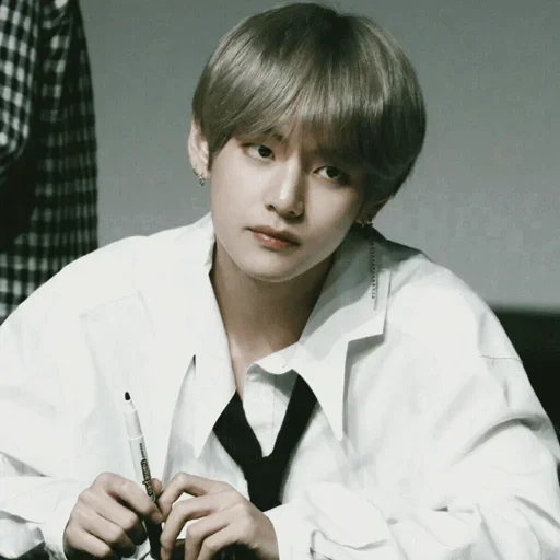 bts v, taehyung, kim tae-hyun, taehyung bts, kim tae-heng es serio