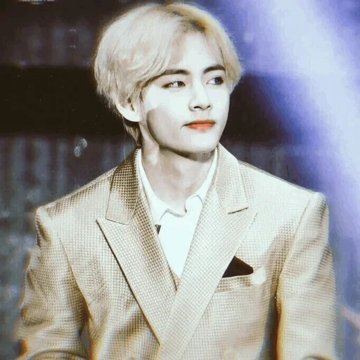 taehen, chanteurs pop, v taehyung, kim ta hyun, blond de kim taehen