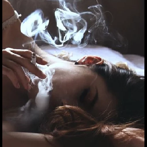 твиттер, девушка дыму, после смерти, курящая девушка, девушка выпускает дым