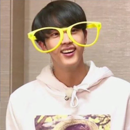 jin bts, namjun bts, kacamata lucu, di kacamata hitam, kacamata korea kuning