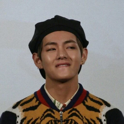 v bts, kim ta hyun, taehyung kim, taehyung bts, kim taehyun gucci men