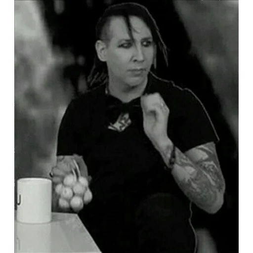 wanita muda, jordi white, marilyn manson, marilyn manson