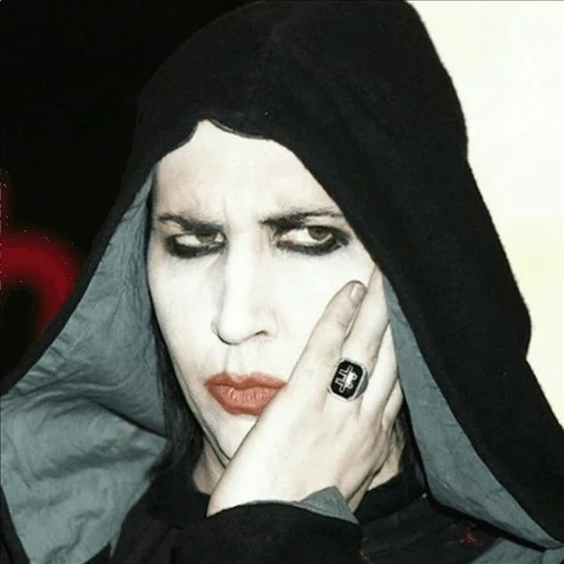 leica, the twiggy, marilyn manson, marilyn manson, schwester marilyn manson