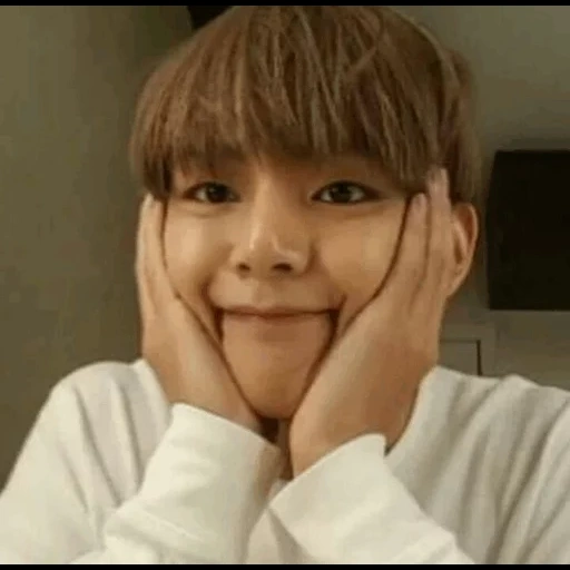 tae hyung, lega giovanile antiproiettile di shujia, kim tae hyun, sorriso di tae hyung, faccia buffa di bts taehen