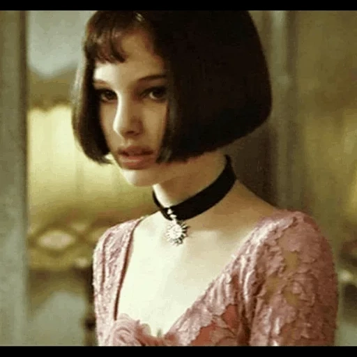 dispositivo de choque elétrico, leon mathilda, natalie portman leon, colar natalie portman, choker leon natalie portman