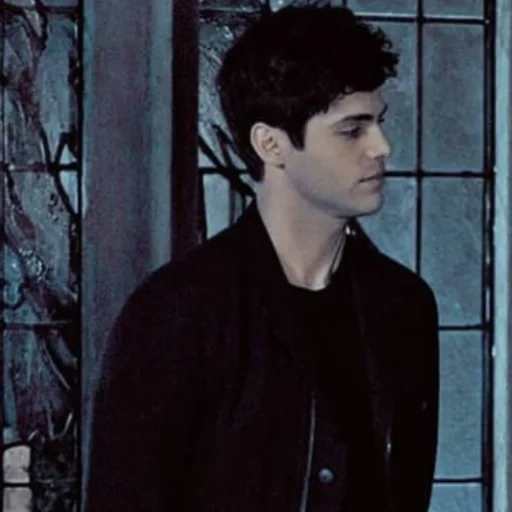 alec lightwood, мэттью даддарио, мэттью даддарио спит, мэттью даддарио плачет, дилан о'брайен волчонок