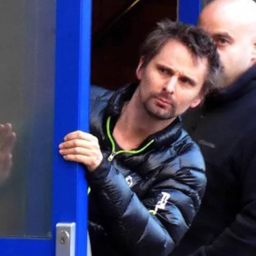 joven, hombre, matthew bellamy, el sustituto de jared leto, alianza continental de hockey sobre hielo