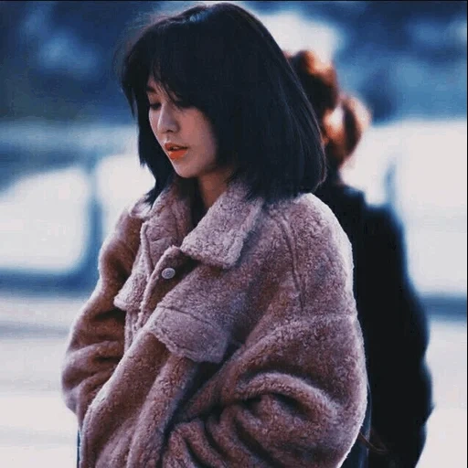 chica, moda coreana, peinado asiático, amante l'amant 2004, pelo corto de terciopelo rojo wendy