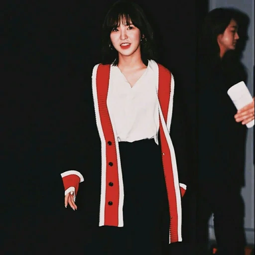 beludru merah, fashion korea, ala korea, irene beludru merah, red velvet wendy