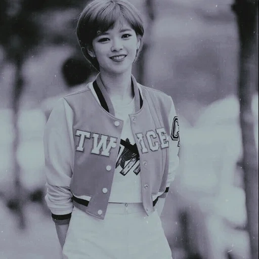 twice, yu chongyong, twice jungyeon, mädchen mit kurzen haaren, twice jeongyeon 2021