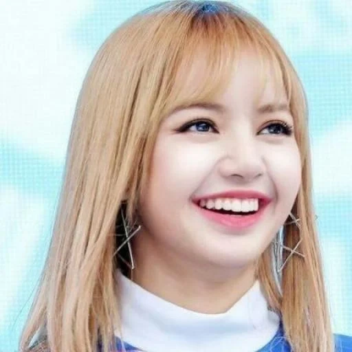 rosa nero, lisa blackpink, buon compleanno lisa, lalisa manoban sorride, oh hayuung non mi fa ridere