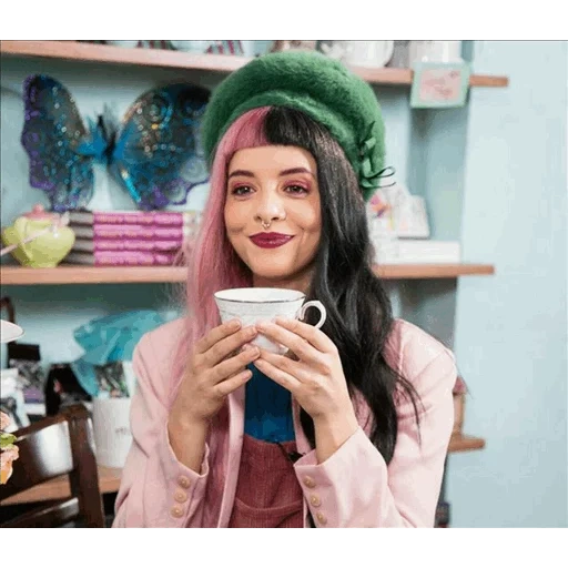 young woman, melanie martinez, melanie martinez 2016, melanie martinez smile, melanie martinez cry baby