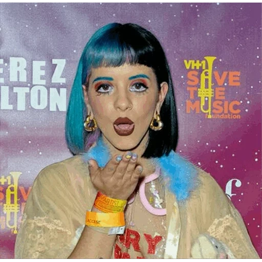 gli asiatici, cry baby, melani martinez, melanie martinez sorride, melanie martinez cry baby