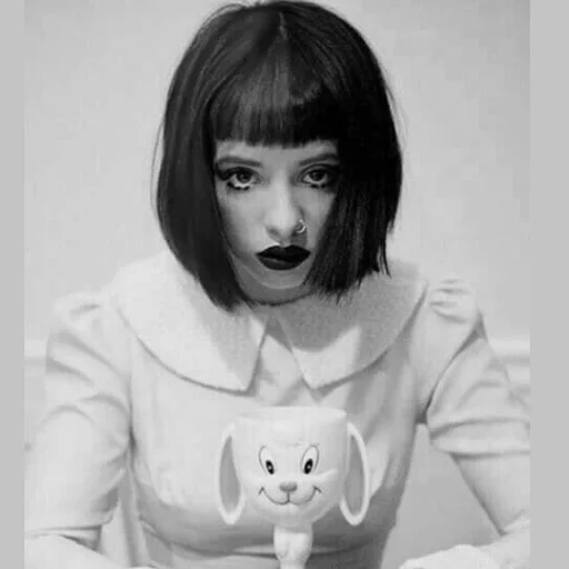 melanie, cabello azul, melanie martínez, cry baby melanie martinez, tinción dividida melanie martínez