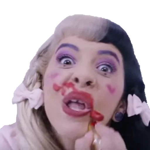 gigantesque, gobelet, mélanie martinez, melanie martinez michael kinan 2020