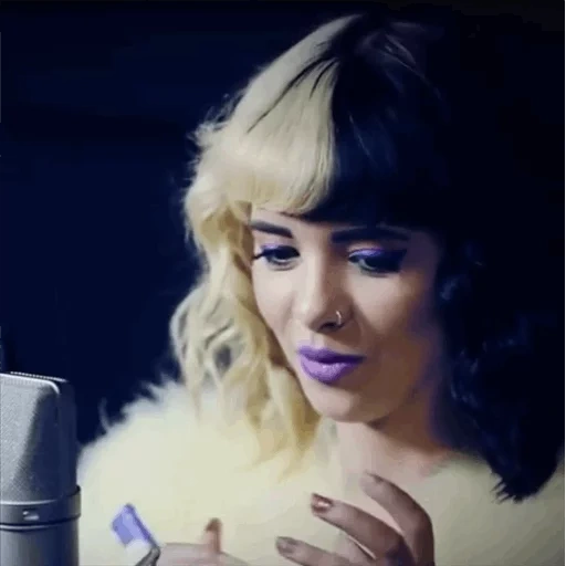 jeune femme, mélanie martinez, melanie martinez pleure bébé, melanie martinez dollhouse, mots-clés associés sugggets