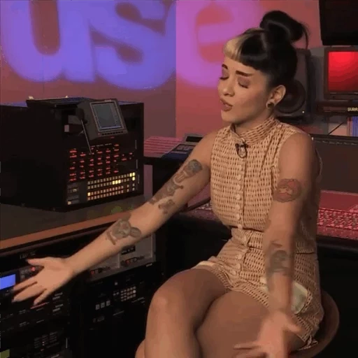 luna, mujer joven, cindy luna, holzi 2020, estética de kehlani