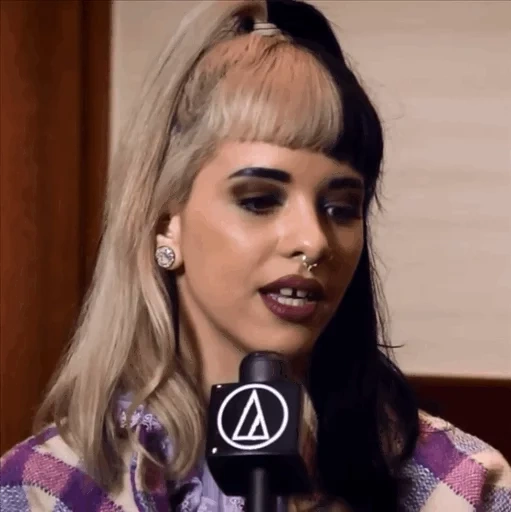 luna, la ragazza, cindy luna, melani martinez, melanie martinez cry baby