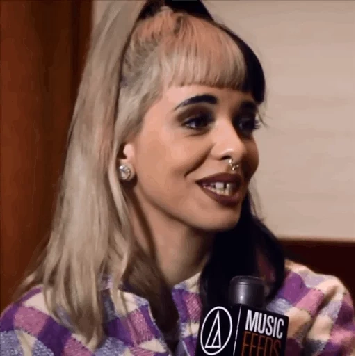 luna, cindy, cindy luna, melanie martinez, tradução de sippy cup melanie martinez