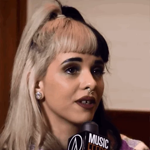 luna, la ragazza, cindy luna, melani martinez, melanie martinez cry baby