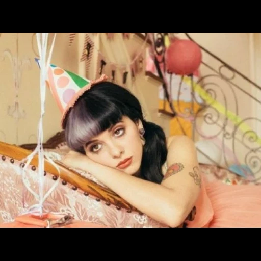 melanie, pesta yang menyedihkan, melanie martinez, melanie martinez 2021, menangis bayi melanie martinez