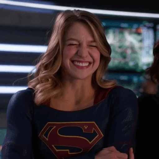 super gulle, filmfeld, schwarzer supergirl, kara denvers supers, melissa benoist supergirl