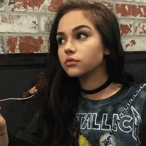young woman, maggie lindemann, maddy lindemann, beautiful girls, information about a person