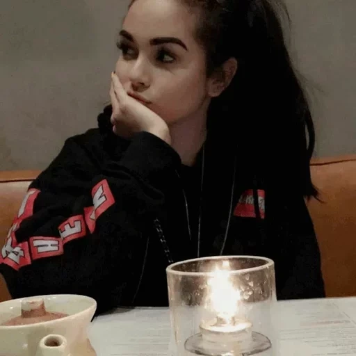 mujer joven, maggie lindemann, chicas hermosas, chicas francesas, maggie lindemann