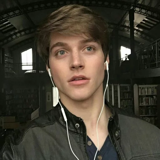 froy, froy gutierrez, bravi ragazzi, frey guterras, il volto di un bellissimo ragazzo