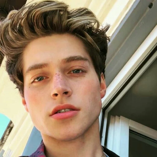 froy, nick robinson, rafael miller, froy gutierrez, froy gutiérrez blonde