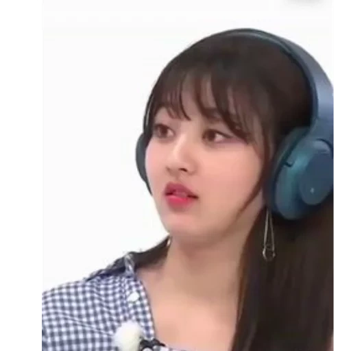 kpop, twice, earphone, meme tweiss, start talking