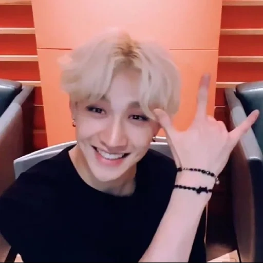 бан чан, бан чан 2020 трансляция, bang chan, группа stray kids 2020 чанин, stray kids