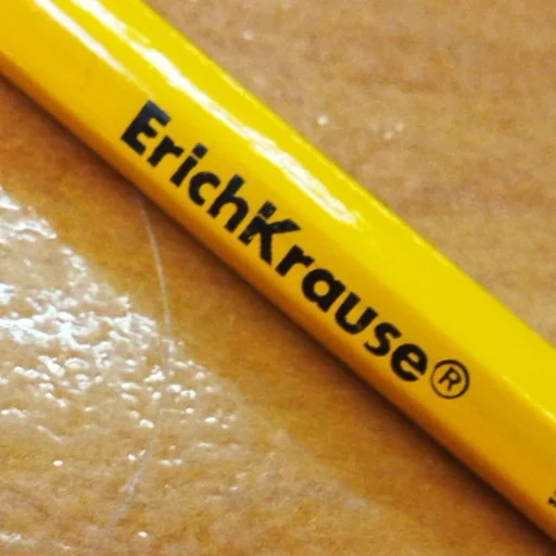 gelbe linie, der griff ist gelb, konstruktionsmarker, bleistiftaufenthalt 0630-25, erich krause trick stift