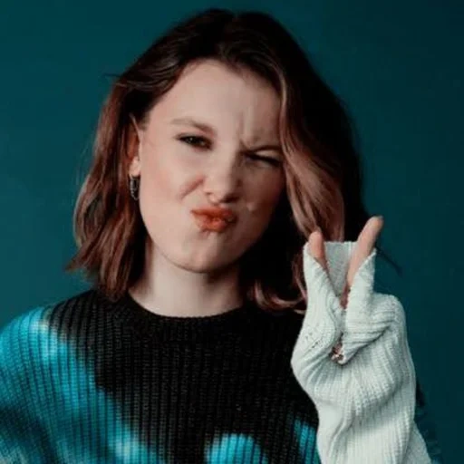 young woman, twitter, lindsiecute, millie bobby brown, millie bobby brown eleven