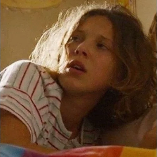 fille, millie bobby brown, choses très étranges, millie bobby brown things étranges, millie bobby brown très étrange choses 1